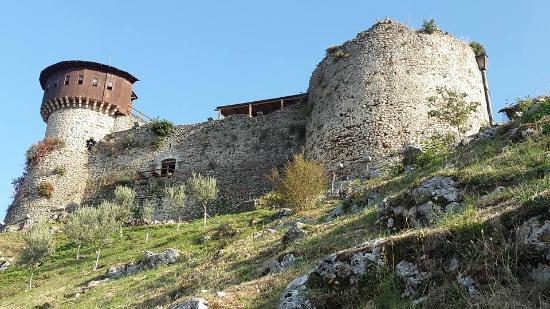Petrela Castle