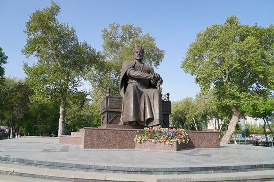 Statue of Amir Temur
