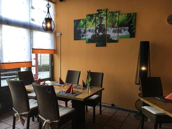 Vietnamese Cuisine "Non La"