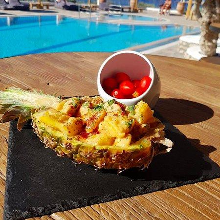 Island Pool Bar Restaurant