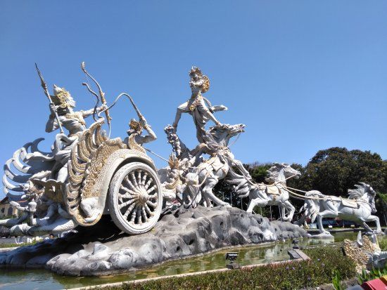 Satria Gatotkaca Statue