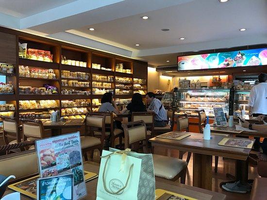 Silom Village Soi Sawasdee