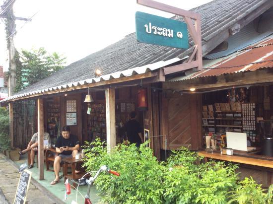 Espresso Bar by Prathom 1 Pai