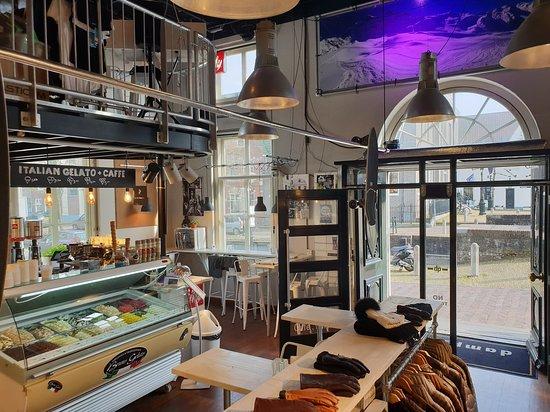 Damplein 9 IJs & Koffie