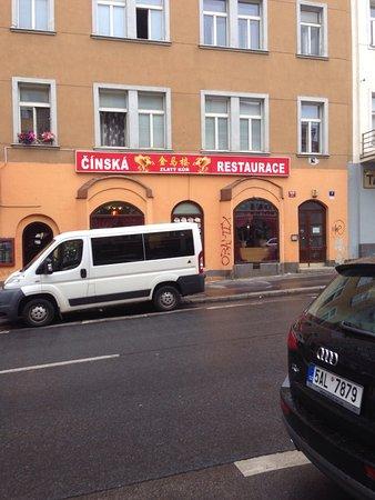 Cinska Restaurace Na Ul. U Santosky