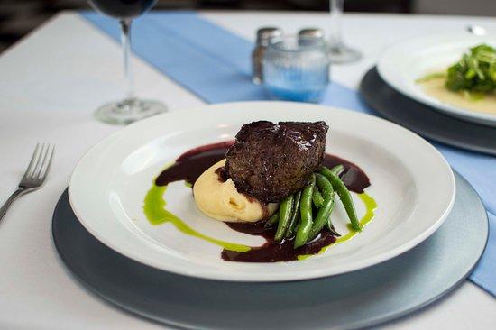 Tortuga's Bar y Bistro