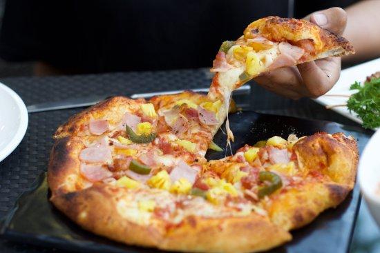 Moon Pizza Bar