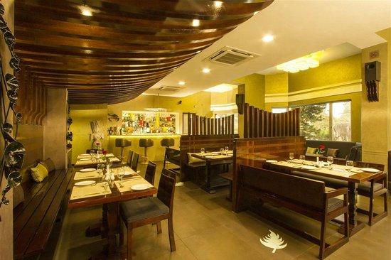 On The Rocks Bar & Cafe