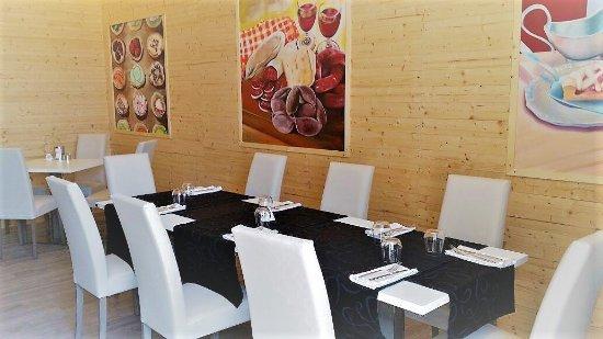 New Avenue Bar & Restaurant