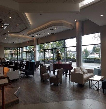 Acqua Restaurant & Bar