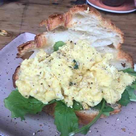 Cushty Neighbourhood Deli