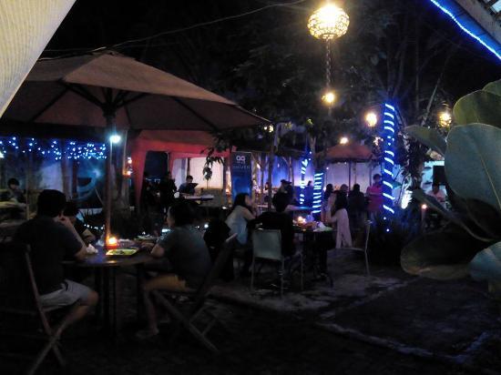 MayLeen Cafe & Resto