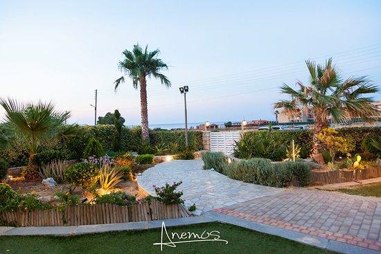 Anemos Suites