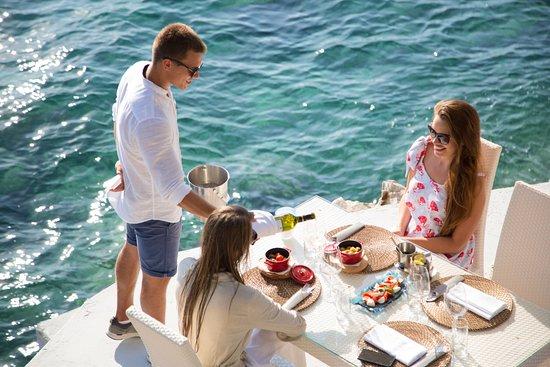 Dukley Laguna Beach & Seafood Restaurant