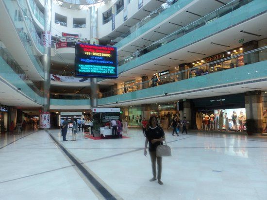 Winkelcentrum Ambience Mall