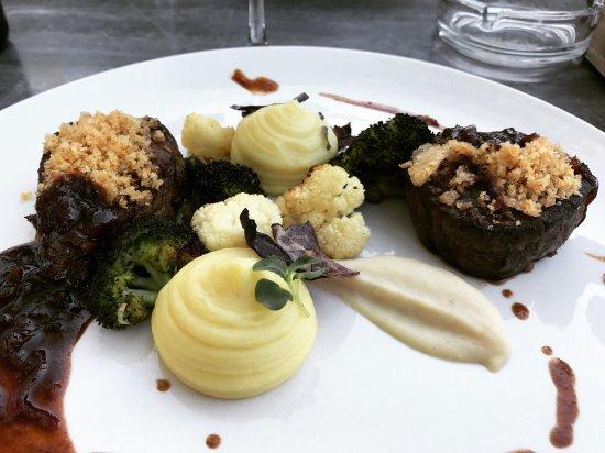 Borrel Restaurant James