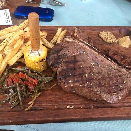 Iris Art & Steakhouse