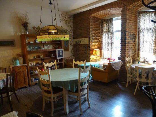 Amo Rame Art Cafe