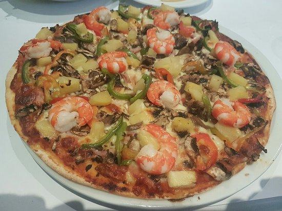 Cosa Nostra Pizzeria & Restaurant