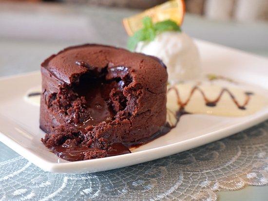 Shakespeare and Co. Al Majaz Waterfront