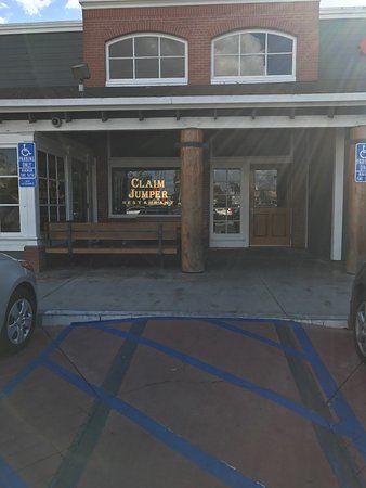 Claim Jumper Restaurants
