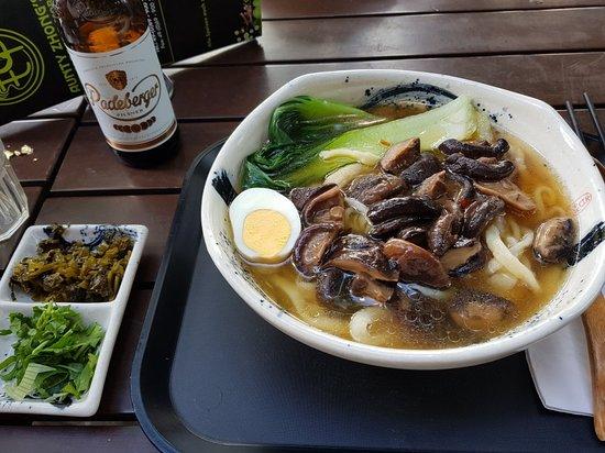 Aunty Zhong's Noodle Bar&More