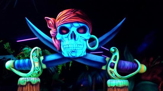 Goolfy Blacklight Minigolf