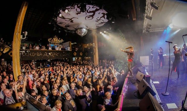 Crazy Reindeer Arena