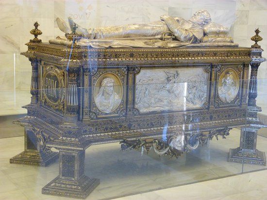 Mausoleo del General Prim