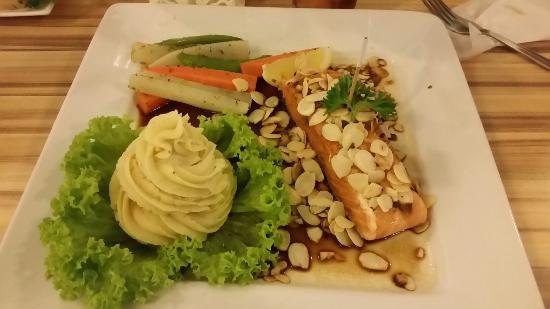 Pertama Steak & Sushi House