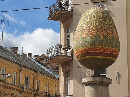 Sculpture Easter Egg