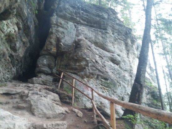 Pestera de Gheata si Grota ursilor