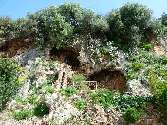 Cueva de las Columnas