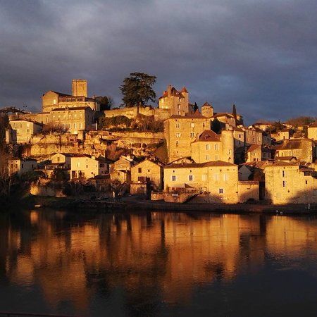 Village medieval de Puy-l'Eveque