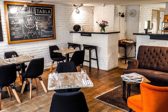 TÁBLA natural wine bar and shop