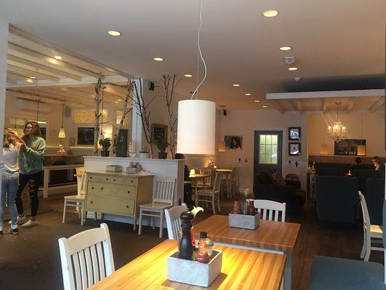 Leonhard's Cafe and Restaurant