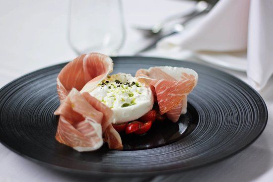 Limoncello Pizza and Grill