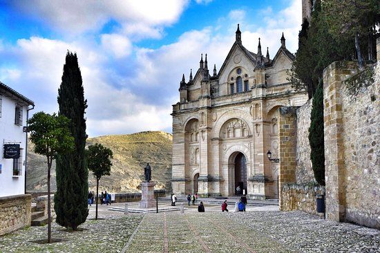 Colegiata de Santa Maria la Mayor