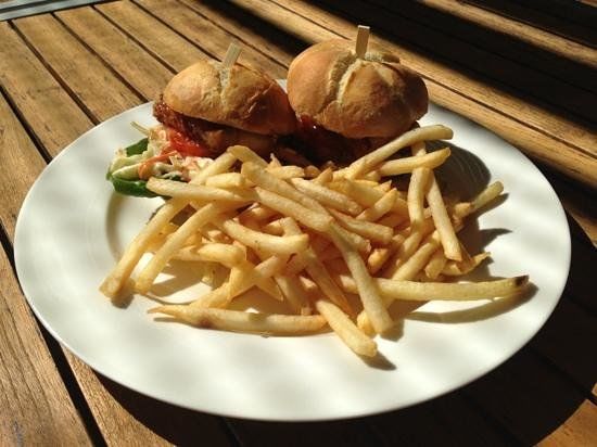 Deck Eatery & Bar