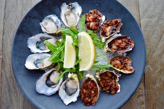 12 Rocks Cafe and Beach Bar