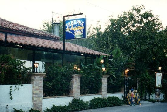 Taverna Akrotiri