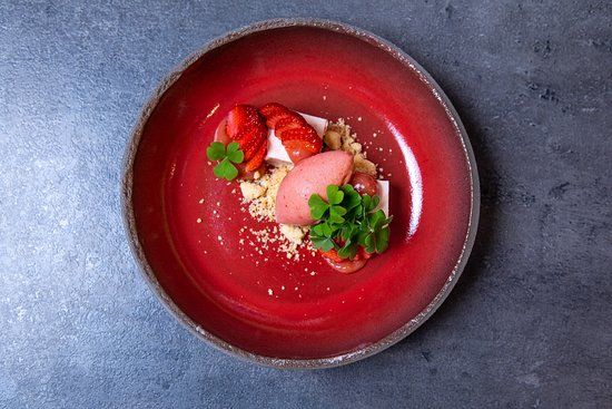 CARL & SOPHIE Spree Restaurant