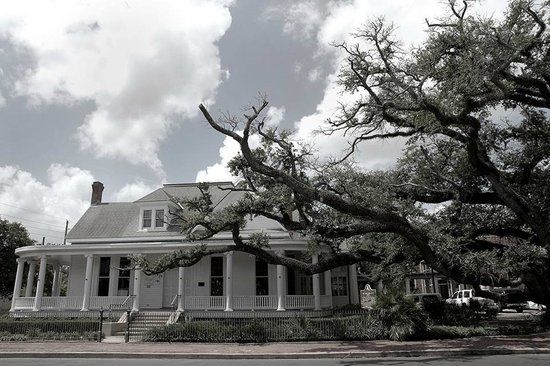 River Oaks Square Arts Center