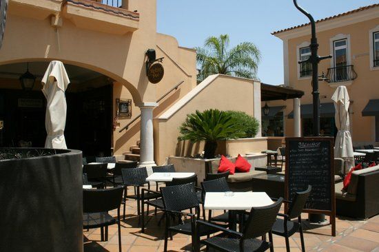 Melting Pot Classic Pub