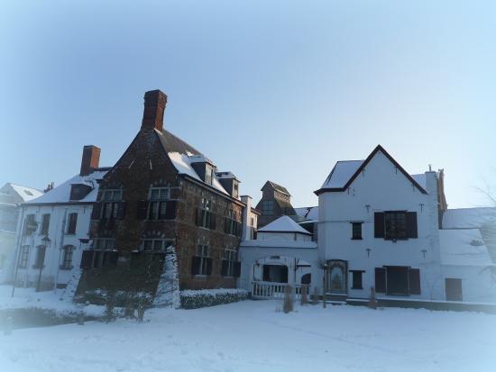 Must - Museum voor Textiel