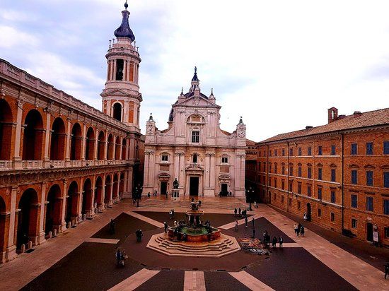 Basiliek Van Het Heilig Huis