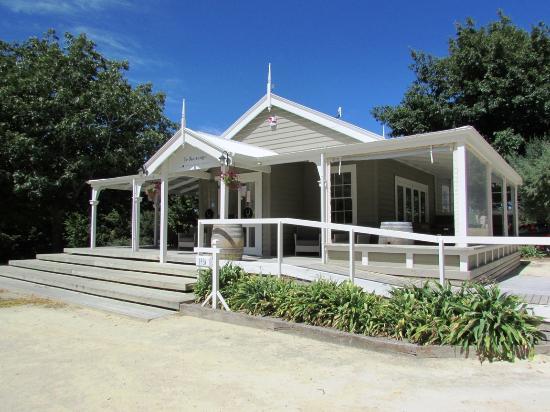 Te Kairanga Wines