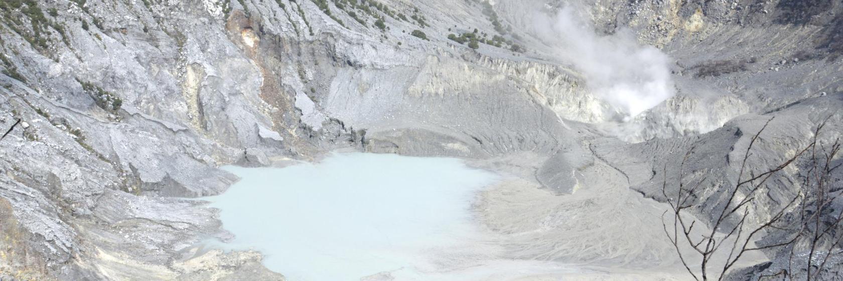 Gunung Tangkuban Parahu
