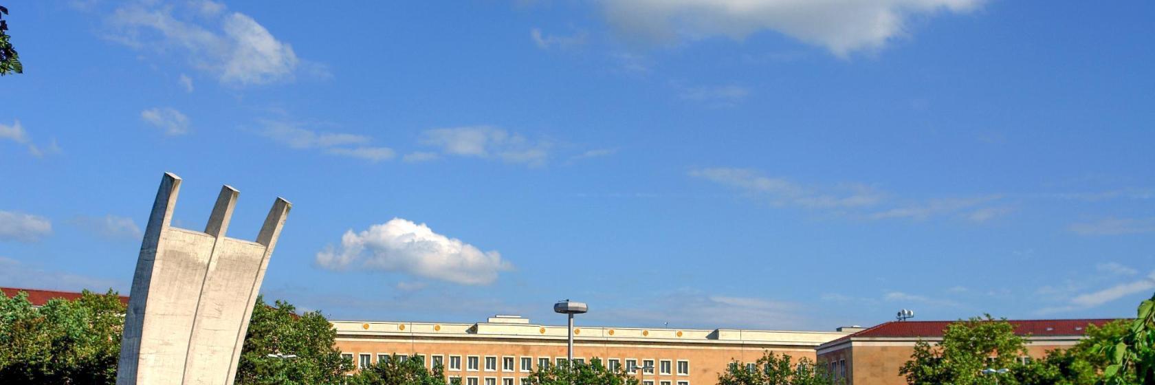 Platz der Luftbrücke