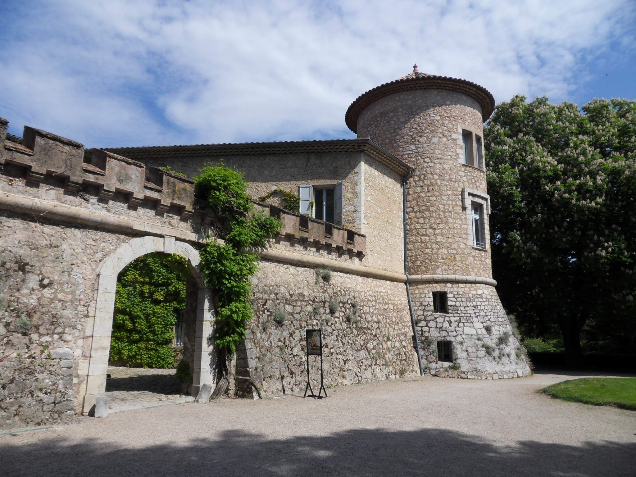 Chateau de Mouans